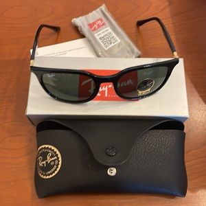 Ray-Ban sunglasses. NWT! Black frames. Excellent condition.